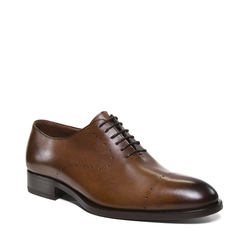 Chestnut-colored soft leather Oxford shoe