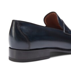 Men's loafer in marine color leather