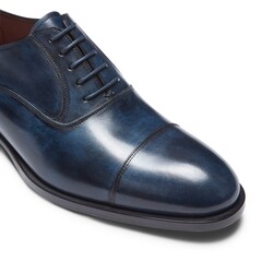 Zapato tipo inglés para hombre de suave piel lisa color azul marino
