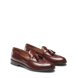 Women's loafer in almond-colored leather