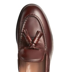 Women's loafer in almond-colored leather
