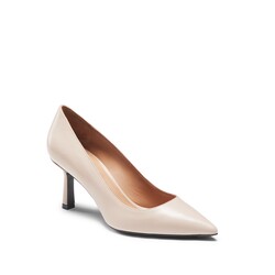 Zapato de salón de piel