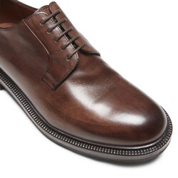 Men’s chestnut-colored leather Derby shoe