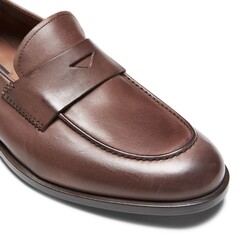Chestnut-colored leather loafer