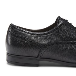 Zapato de piel con cordones color negro