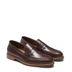Almond leather loafer