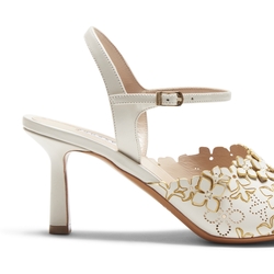 Ivory-colored leather Romantic Flower sandal