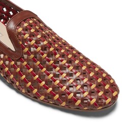 Almond / cherry-colored woven leather slipper