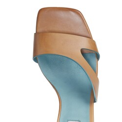 Natural beige leather Magenta Saddle sandal