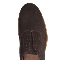 Туфли на шнуровке из замши коричневого цвета