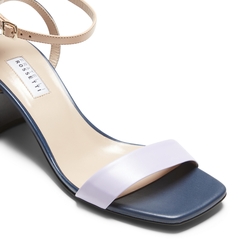 Lilac-colored leather sandal