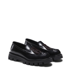 Smooth black leather loafer