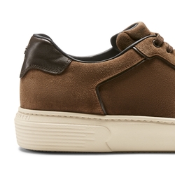 Sneaker in chestnut brown suede