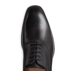 Zapato de estilo inglés de piel difuminada color negro