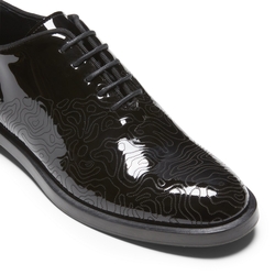 Black patent leather Oxford shoe