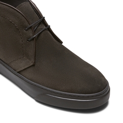 Desert boot in charcoal grey suede