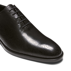 Men’s Oxford shoe in black gradient leather.