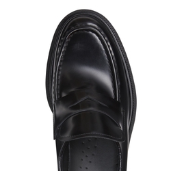 Penny loafer in soft, smooth black leather