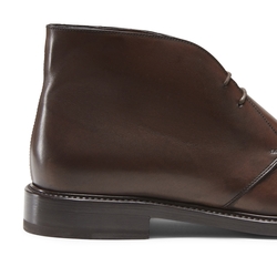 Desert boot in smooth ebony leather