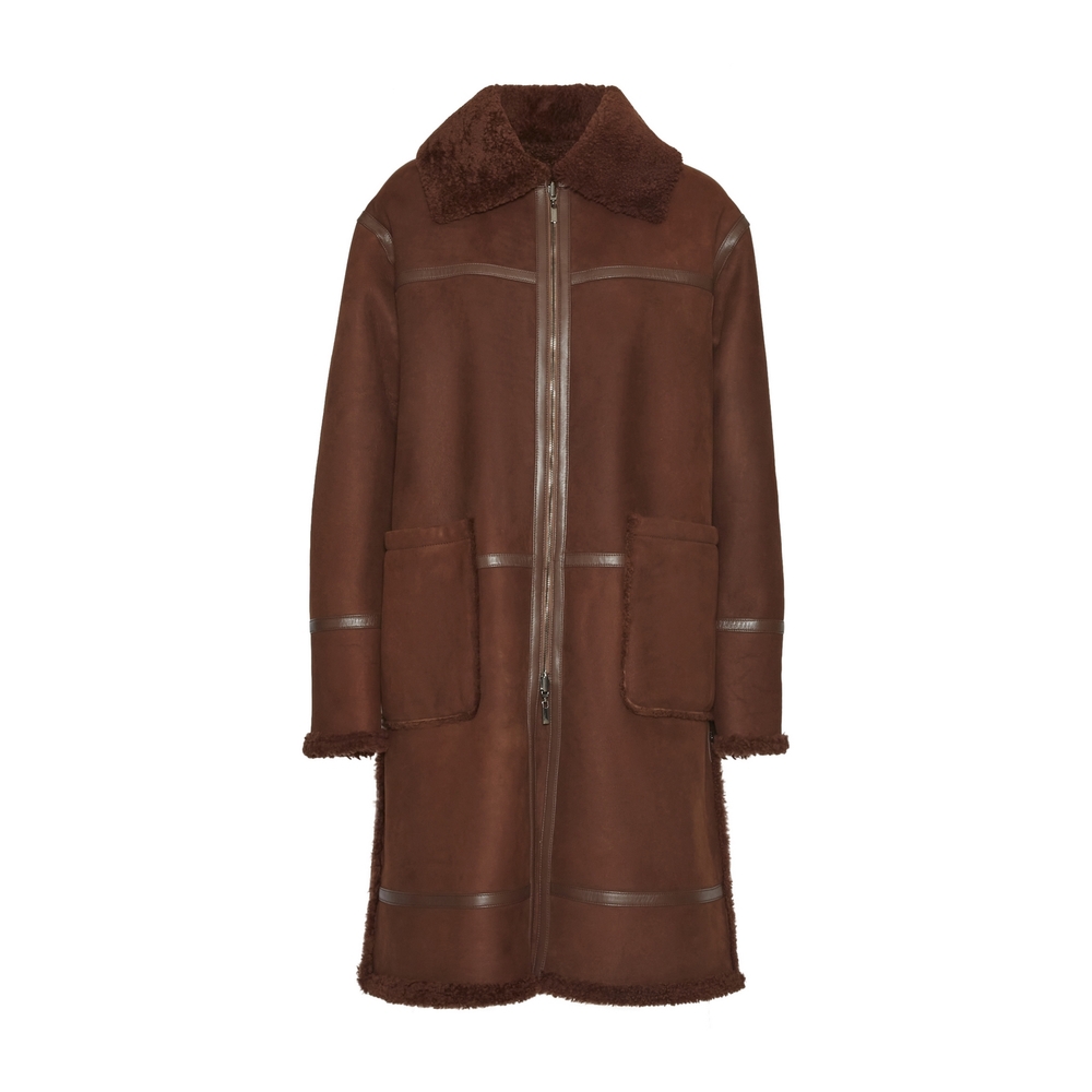 Coat in brown shearling