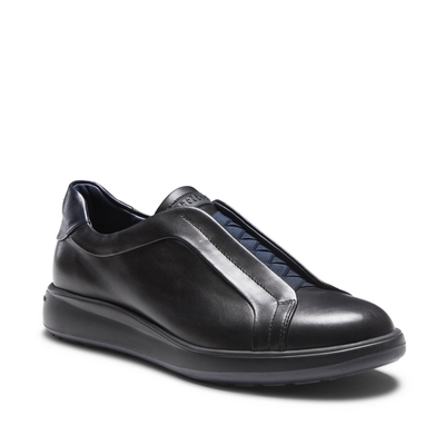 Men's sneaker in black leather with light aged effect