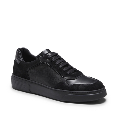 Smooth black leather sneaker